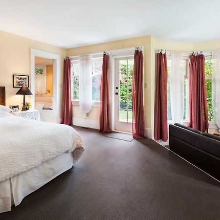 Thistledown House West Vancouver Exterior photo