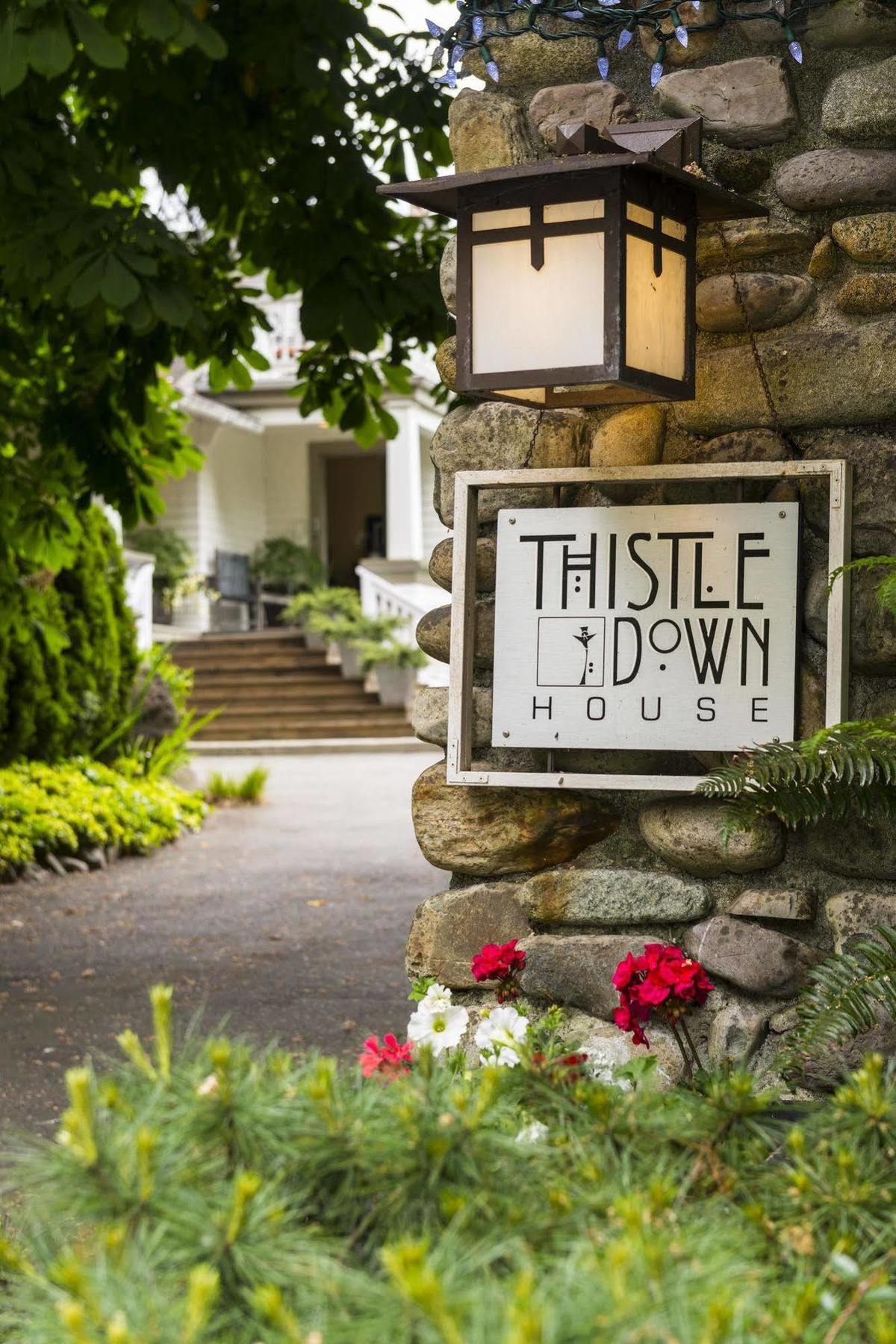 Thistledown House West Vancouver Exterior photo