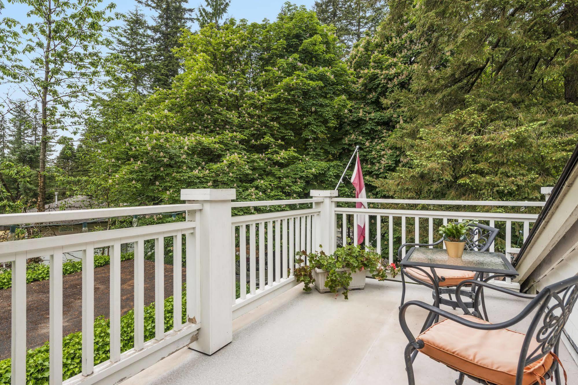 Thistledown House West Vancouver Exterior photo