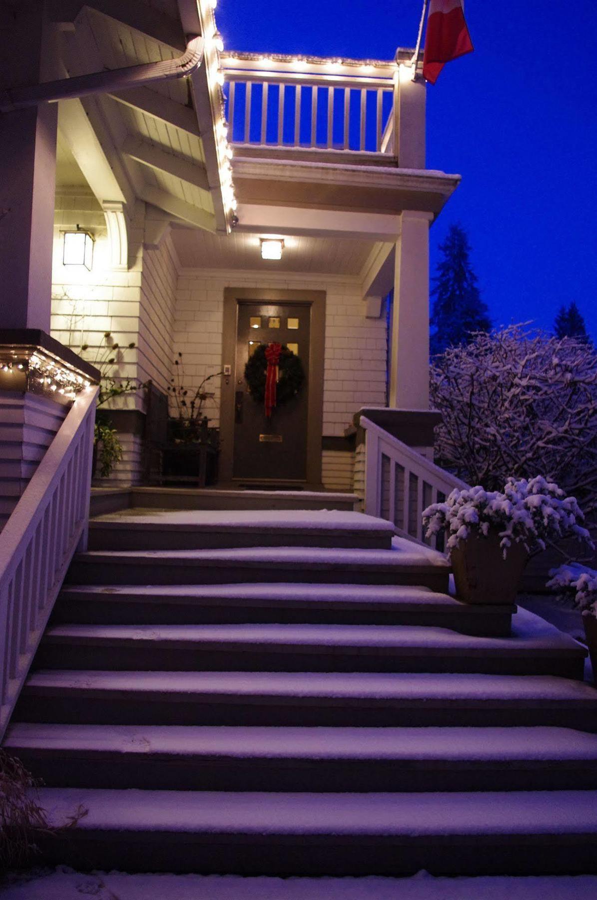 Thistledown House West Vancouver Exterior photo